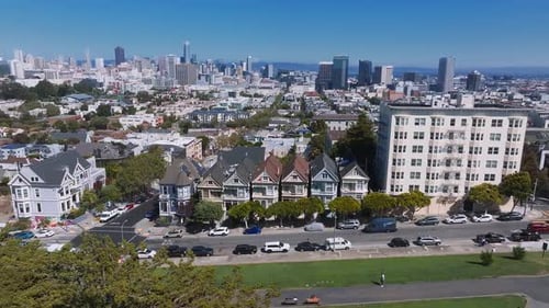 Painted Ladies Victorian Houses in Alamo Square San Francisco