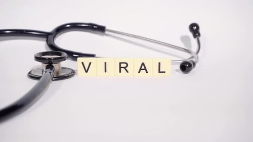 Word VIRAL on Scrabble