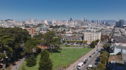 Painted Ladies Victorian Houses in Alamo Square San Francisco