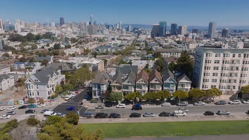 Painted Ladies Victorian Houses in Alamo Square San Francisco