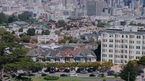 Painted Ladies Victorian Houses in Alamo Square San Francisco