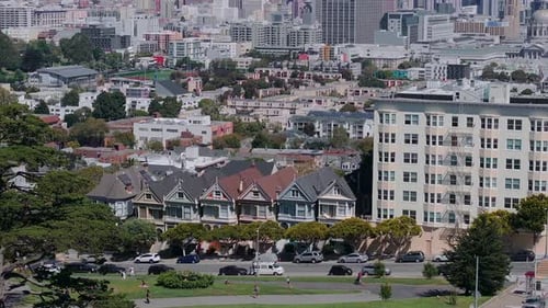 Painted Ladies Victorian Houses in Alamo Square San Francisco
