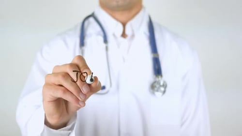 El médico especialista en dolor de articulaciones escribe sobre vidrio