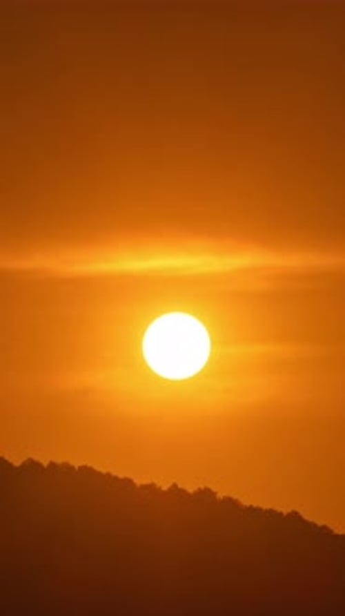 Timelapse of dramatic sunrise.