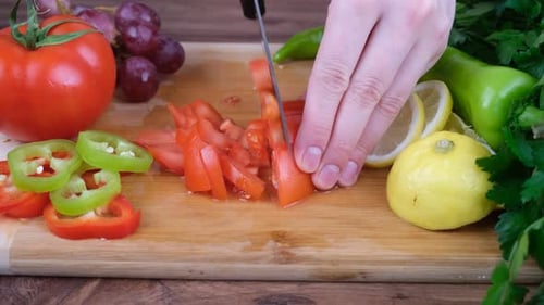 cutting tomato
