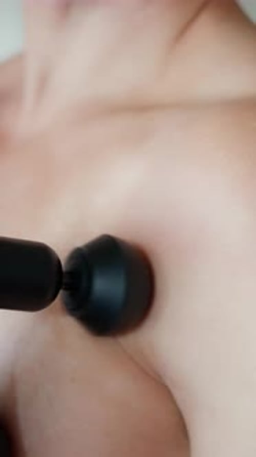 This Video Shows a Specialized Chest Massage Tool for Muscle Relaxation and Recovery From Physical
