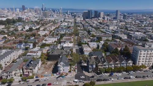 Painted Ladies Victorian Houses in Alamo Square San Francisco
