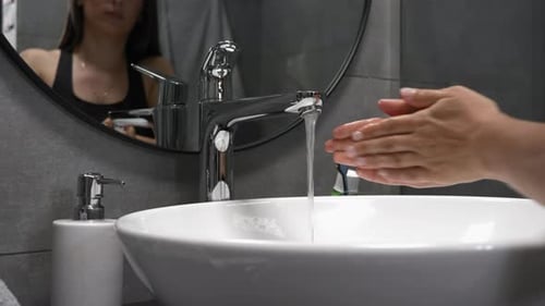 Hand washing to prevent coronavirus Covid-19 infection