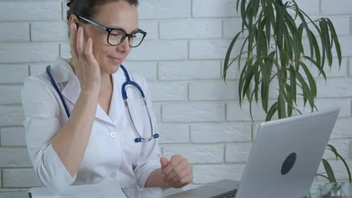 Examen médico en línea.