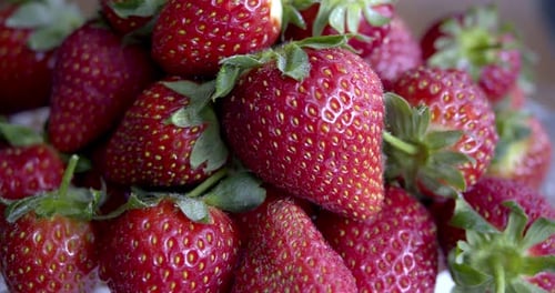 fresas de cerca, girando