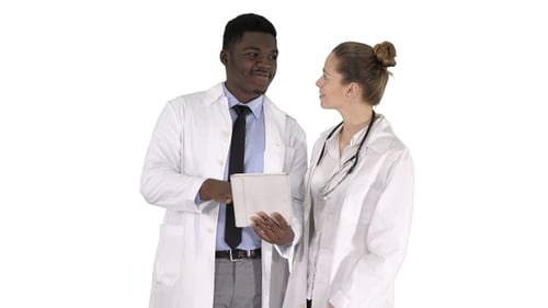 Médico afroamericano profesional de la salud intelectual